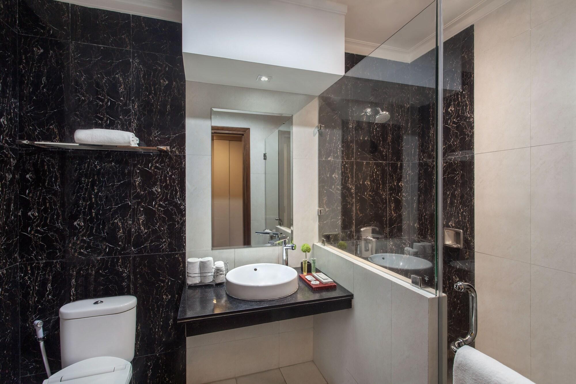 Sahati Hotel Джакарта Екстериор снимка