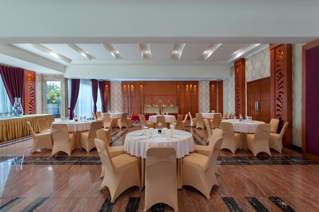 Sahati Hotel Джакарта Екстериор снимка