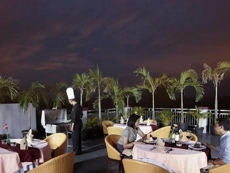 Sahati Hotel Джакарта Екстериор снимка